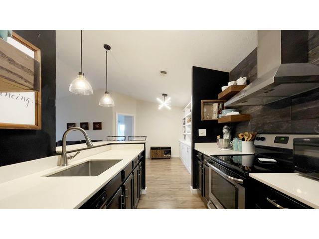 12555 Timber Creek Drive UNIT 8, Carmel, IN 46032