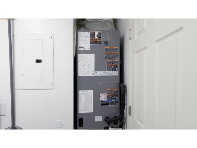 12555 Timber Creek Drive UNIT 8, Carmel, IN 46032