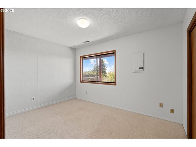 1435 Sw 18TH St, Pendleton, OR 97801