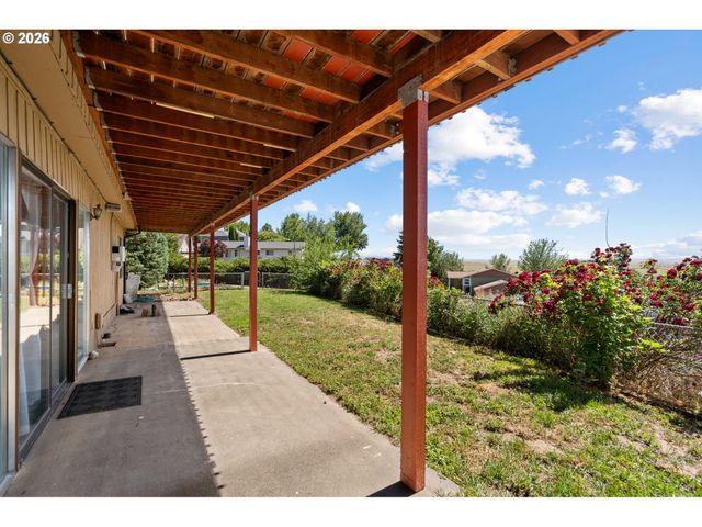 1435 Sw 18TH St, Pendleton, OR 97801