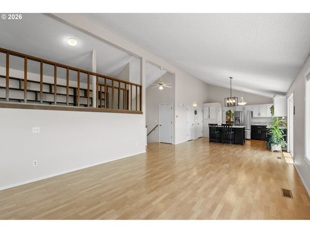 1435 Sw 18TH St, Pendleton, OR 97801