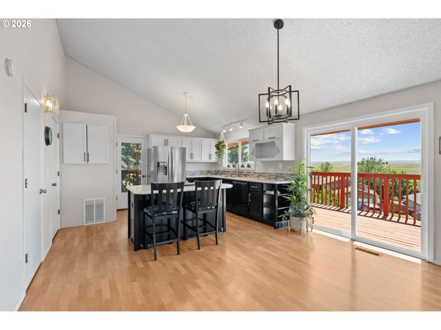 1435 Sw 18TH St, Pendleton, OR 97801