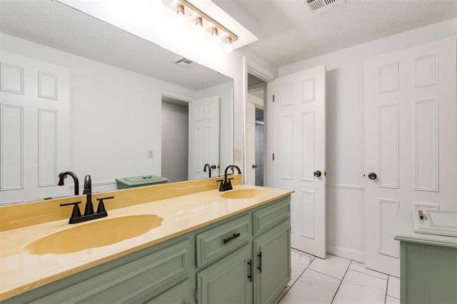 8301 NW 119th Street, Oklahoma City, OK 73162