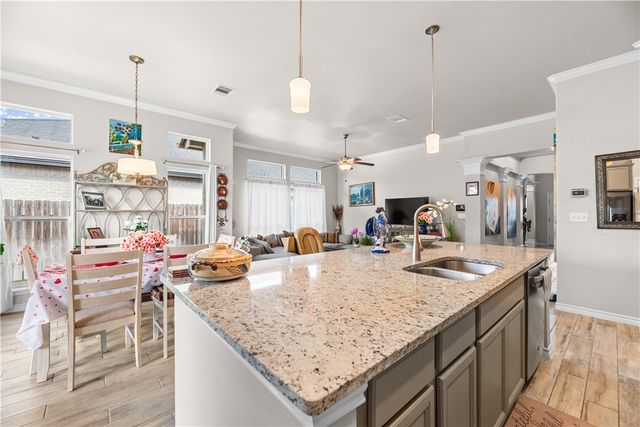 7613 Krypton Dr, Corpus Christi, TX 78414