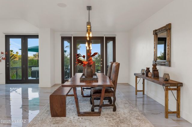 4996 E Calle Brillante, Tucson, AZ 85718