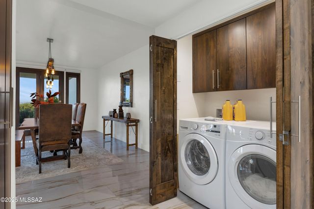 4996 E Calle Brillante, Tucson, AZ 85718