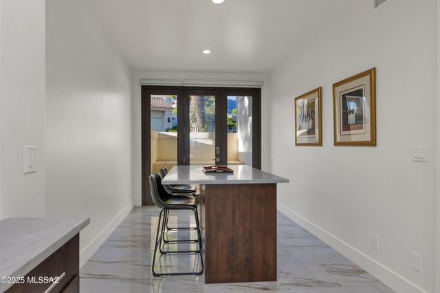 4996 E Calle Brillante, Tucson, AZ 85718