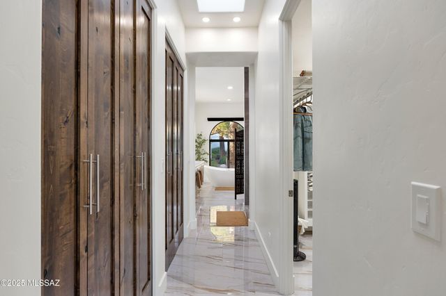 4996 E Calle Brillante, Tucson, AZ 85718