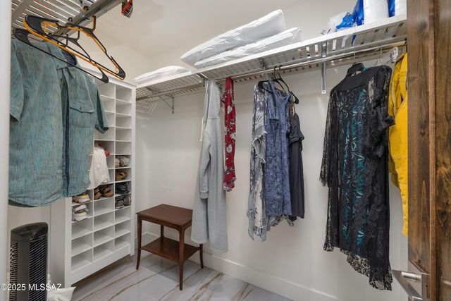 4996 E Calle Brillante, Tucson, AZ 85718