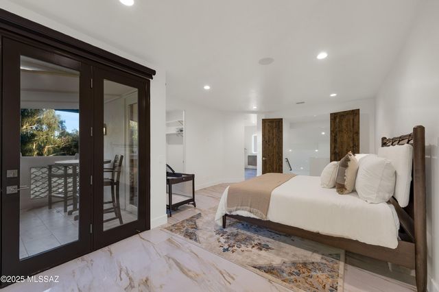 4996 E Calle Brillante, Tucson, AZ 85718