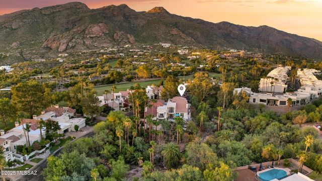 4996 E Calle Brillante, Tucson, AZ 85718