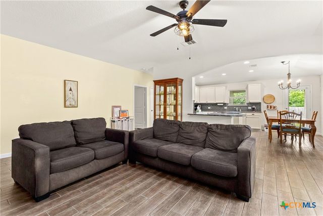 357 Creekview Way, New Braunfels, TX 78130