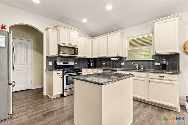 357 Creekview Way, New Braunfels, TX 78130