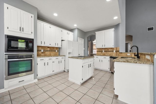 301-A Andre Drive, Irving, TX 75063