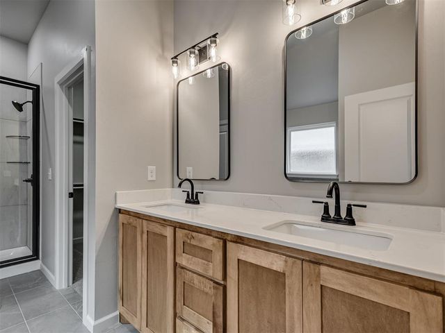 12429 Dolche Vita Drive, Yukon, OK 73099