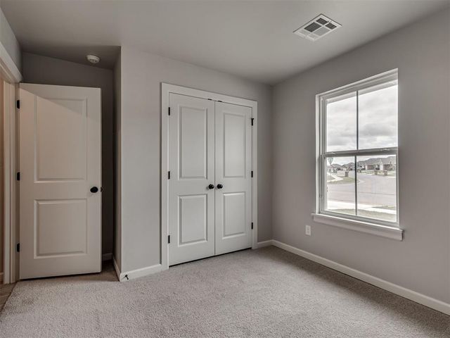 12429 Dolche Vita Drive, Yukon, OK 73099