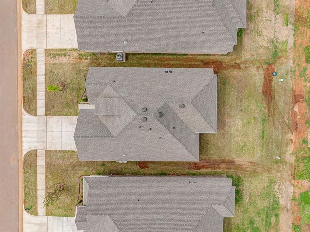 12429 Dolche Vita Drive, Yukon, OK 73099