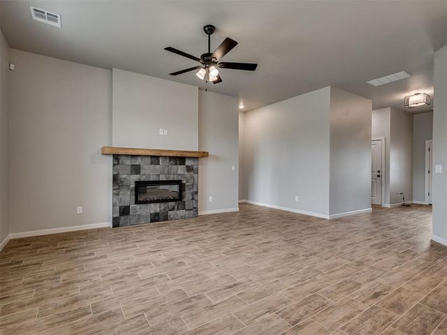 12429 Dolche Vita Drive, Yukon, OK 73099