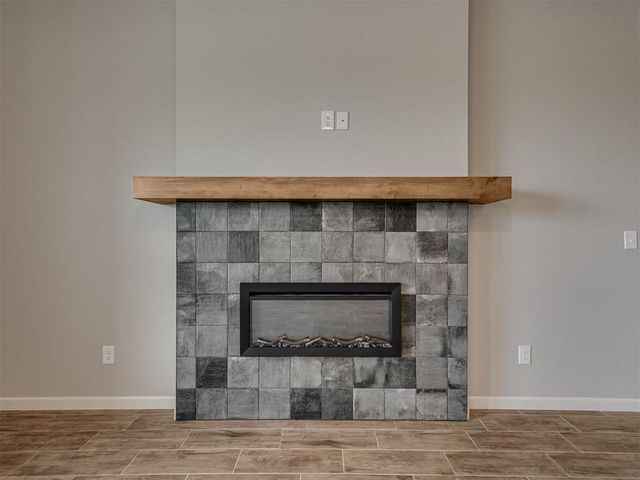 12429 Dolche Vita Drive, Yukon, OK 73099