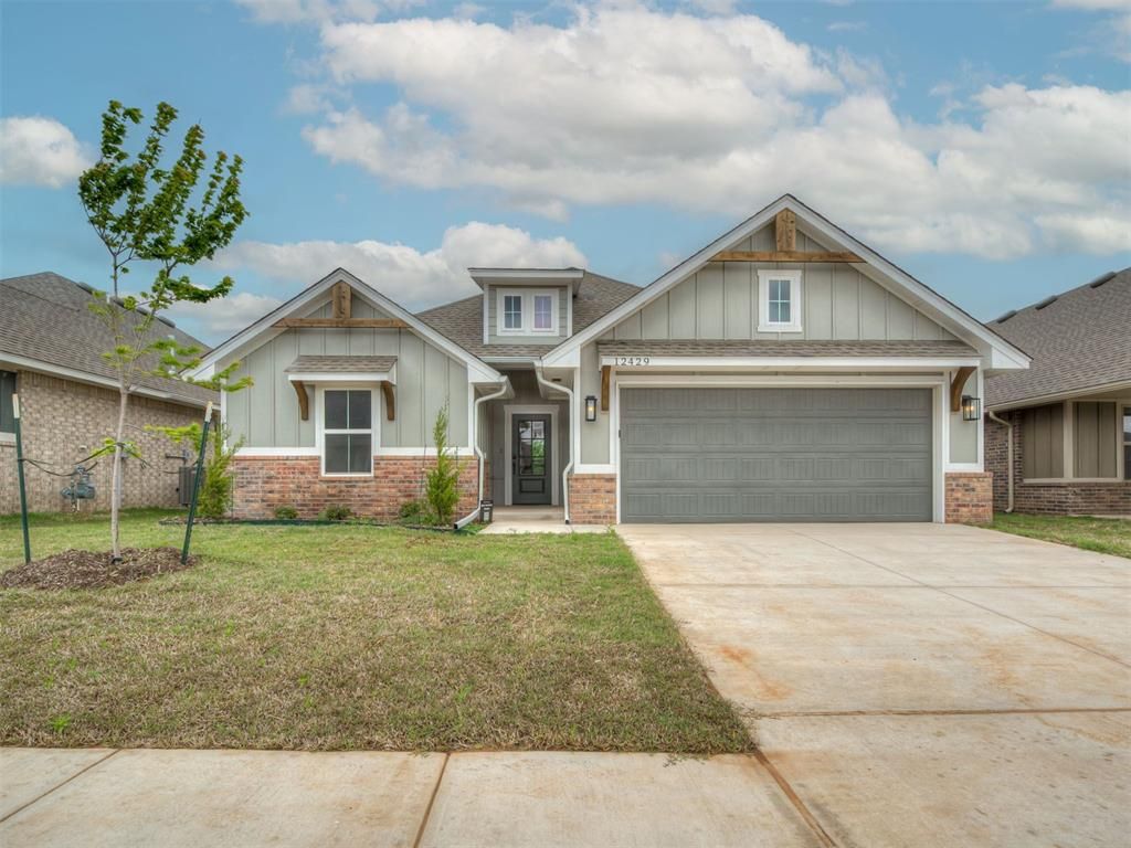 12429 Dolche Vita Drive, Yukon, OK 73099