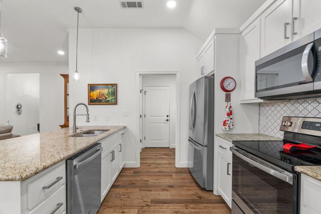 949 Avagail Avenue, Springtown, TX 76082