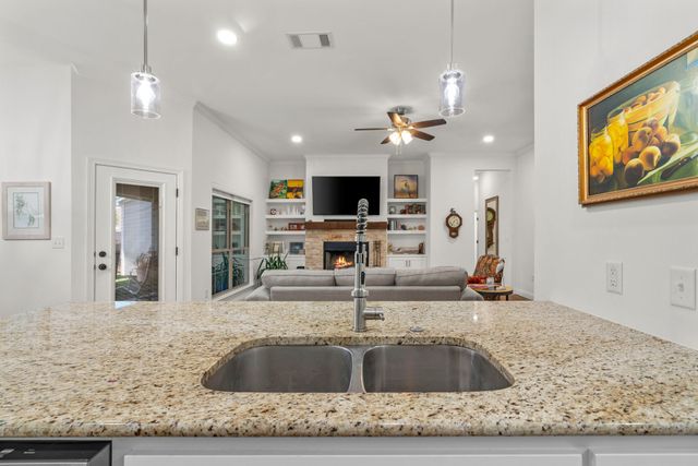 949 Avagail Avenue, Springtown, TX 76082