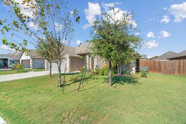 949 Avagail Avenue, Springtown, TX 76082