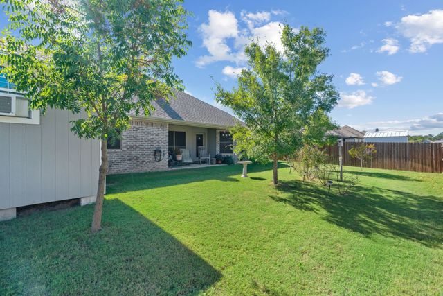 949 Avagail Avenue, Springtown, TX 76082