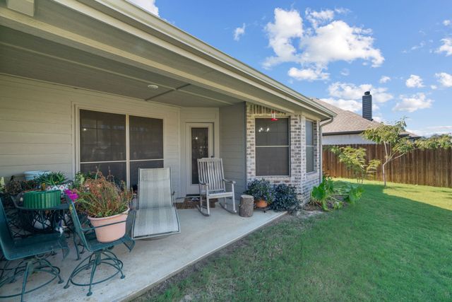 949 Avagail Avenue, Springtown, TX 76082