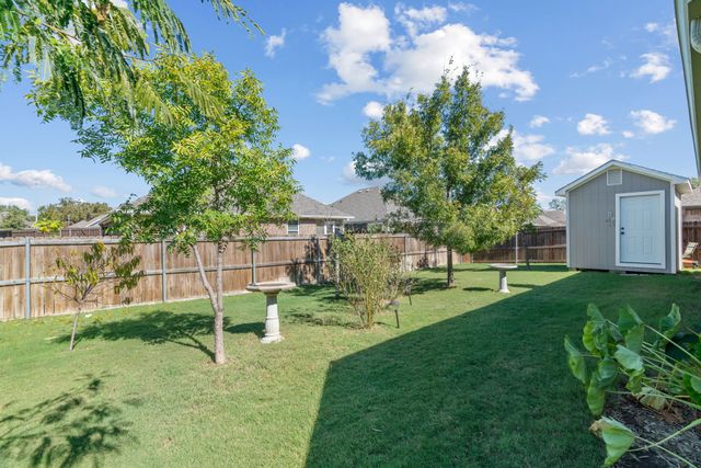 949 Avagail Avenue, Springtown, TX 76082