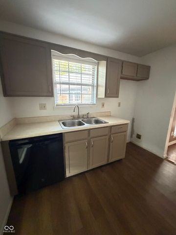 6835 Colony Pointe S Drive, Indianapolis, IN 46250