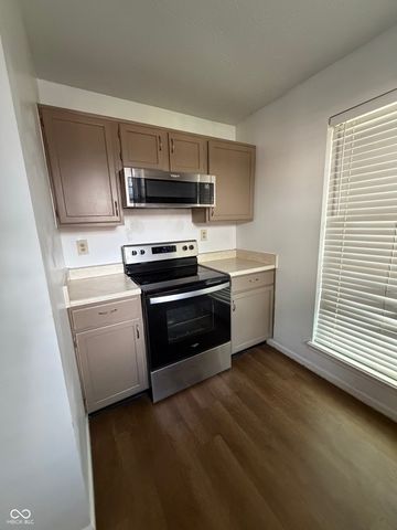 6835 Colony Pointe S Drive, Indianapolis, IN 46250