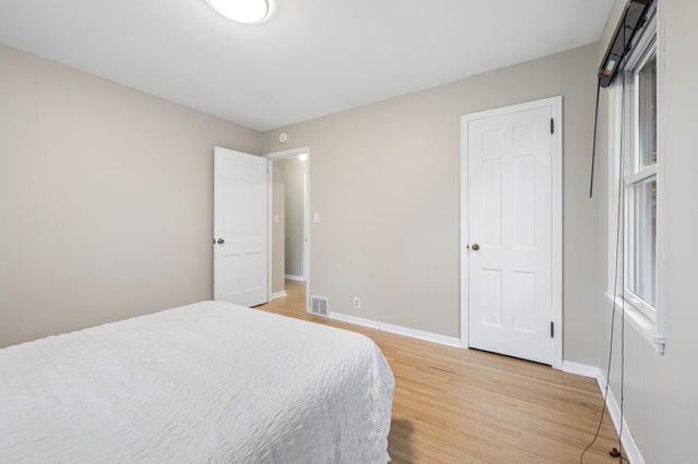 5712 Knox Avenue S, Minneapolis, MN 55419