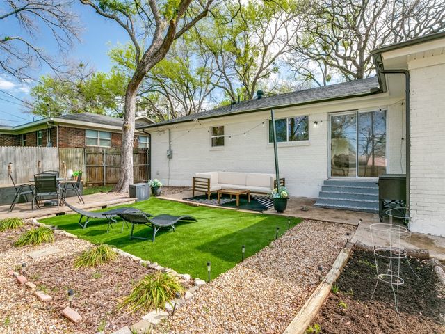 708 Oakwood Drive, Euless, TX 76040