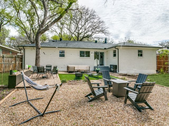 708 Oakwood Drive, Euless, TX 76040
