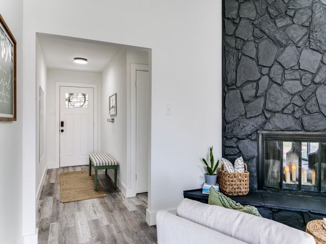 708 Oakwood Drive, Euless, TX 76040
