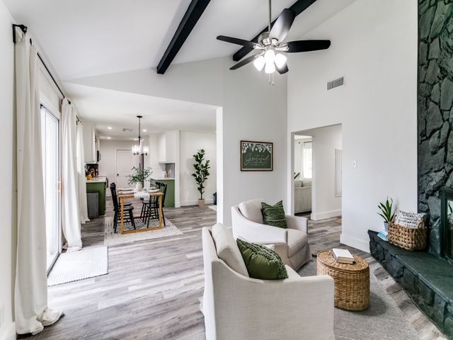 708 Oakwood Drive, Euless, TX 76040