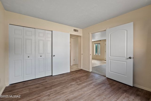 6774 E Calle La Paz Unit A, Tucson, AZ 85715