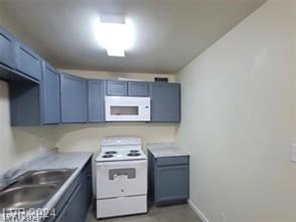 304 Orland Street 39, Las Vegas, NV 89107 — exterior