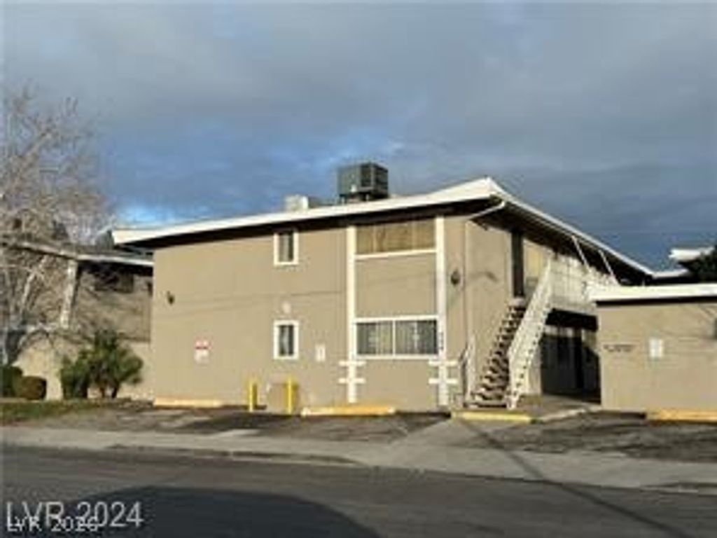 304 Orland Street 39, Las Vegas, NV 89107 — photo 2