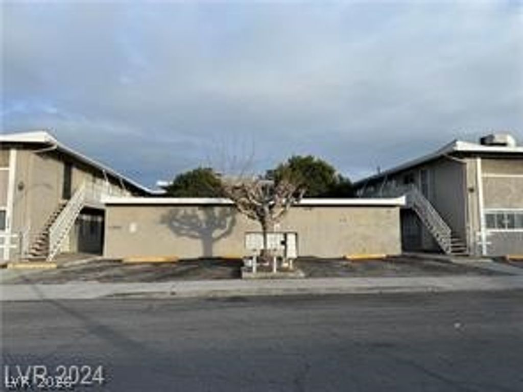 304 Orland Street 39, Las Vegas, NV 89107 — photo 4