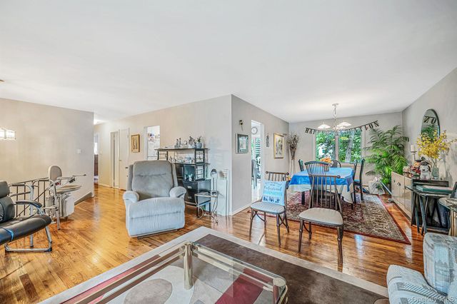 3 Oasis Place, East Northport, NY 11731
