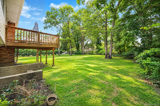 3 Oasis Place, East Northport, NY 11731