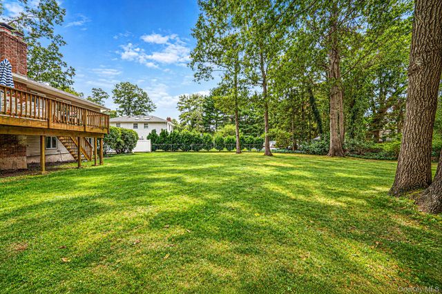 3 Oasis Place, East Northport, NY 11731