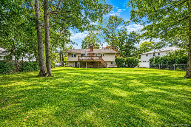 3 Oasis Place, East Northport, NY 11731