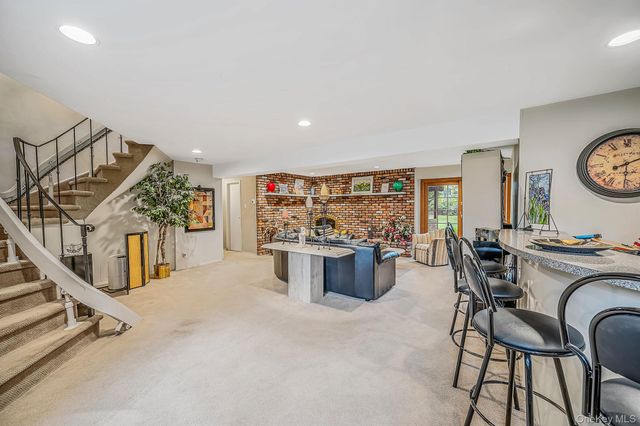 3 Oasis Place, East Northport, NY 11731