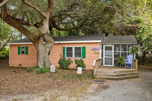 108 Live Oak Street, Emerald Isle, NC 28594