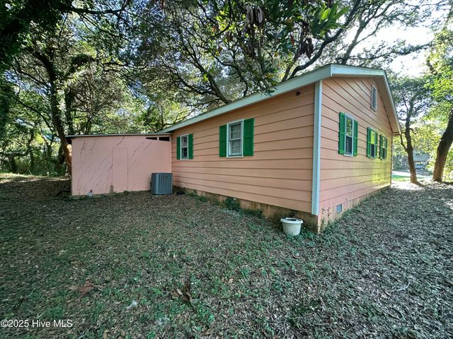 108 Live Oak Street, Emerald Isle, NC 28594