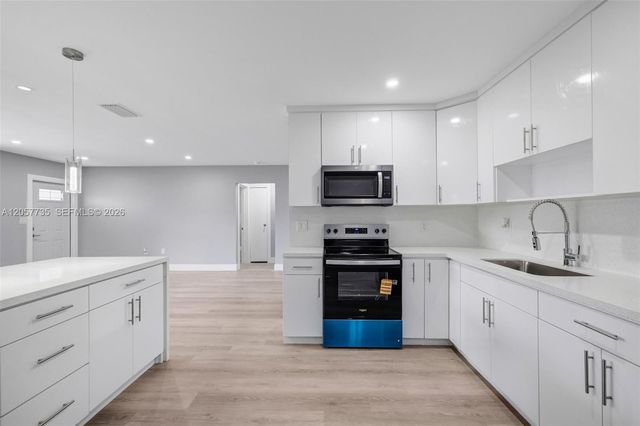 6420 NW 26th Street, Sunrise, FL 33313