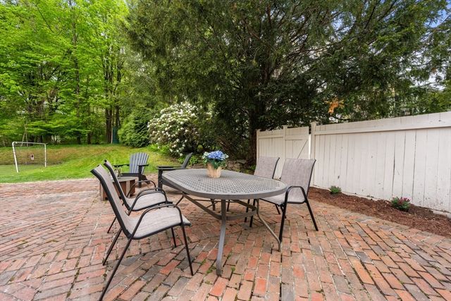 41 Longmeadow Road, Wellesley, MA 02482